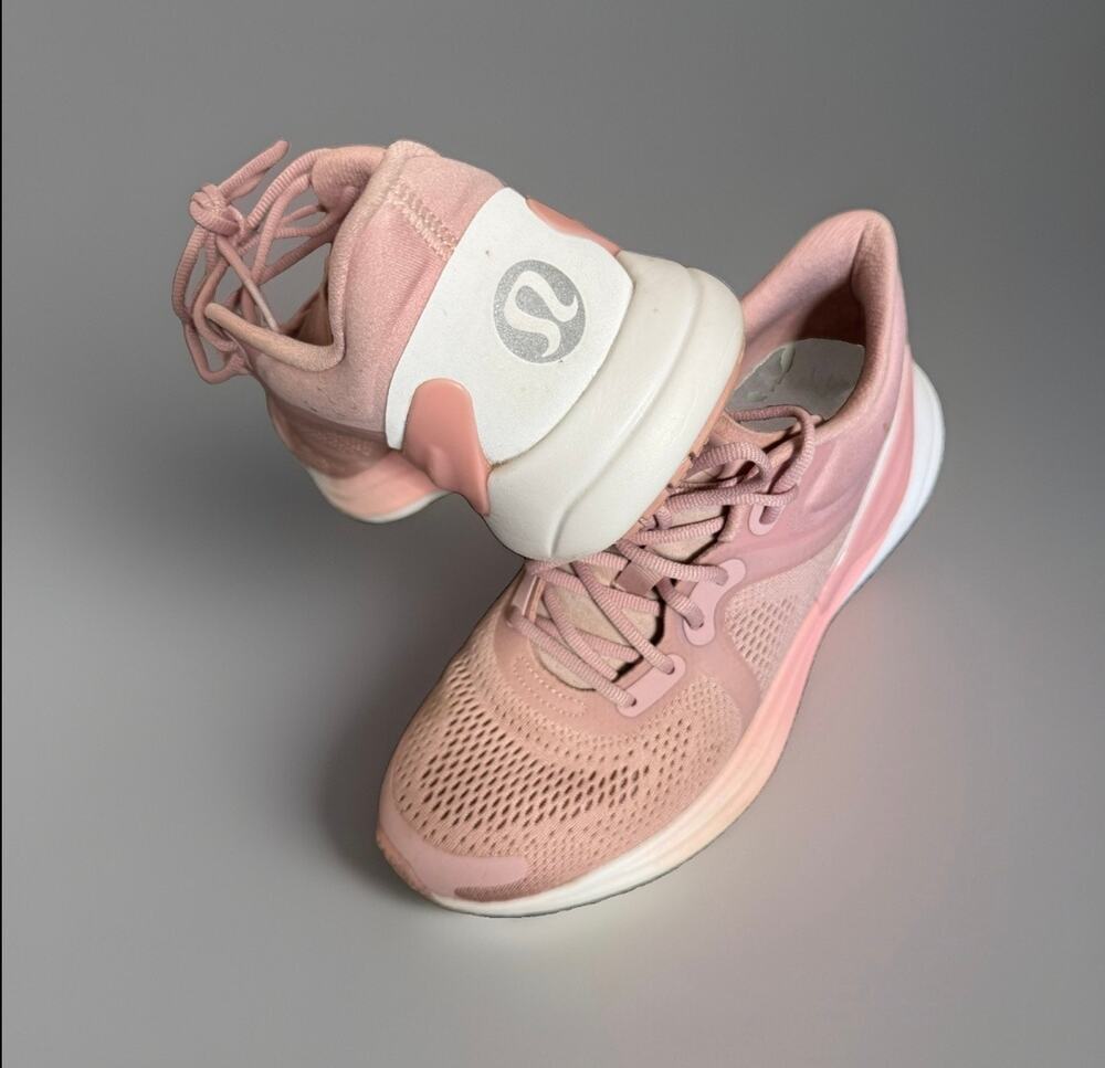Lululemon Blissfeel Run Women’s Running Shoes Pink White Size 6.5